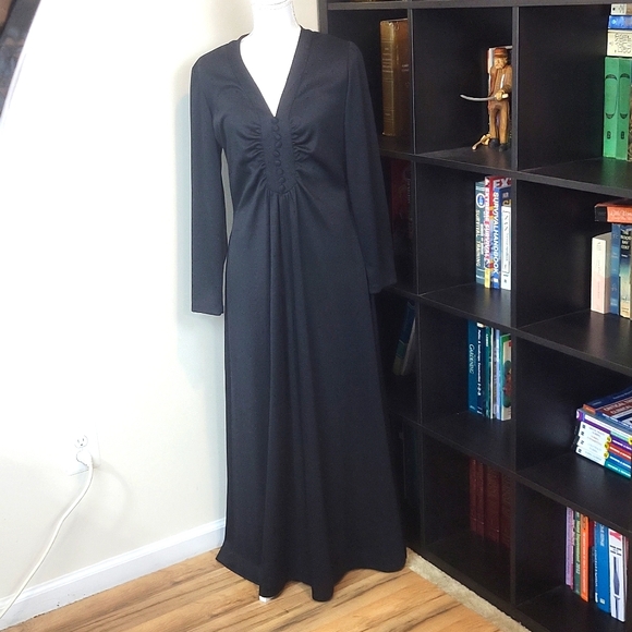 Vtg 70s-80s MISS-TIQUE Black V-neck Long Sleeve Witchycore Adam's Family Maxi - Picture 1 of 13